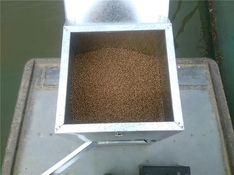 Large Capacity Automatic Electric Fish/shrimp Feeder for Pond Bowls Modern Automatic Feeders