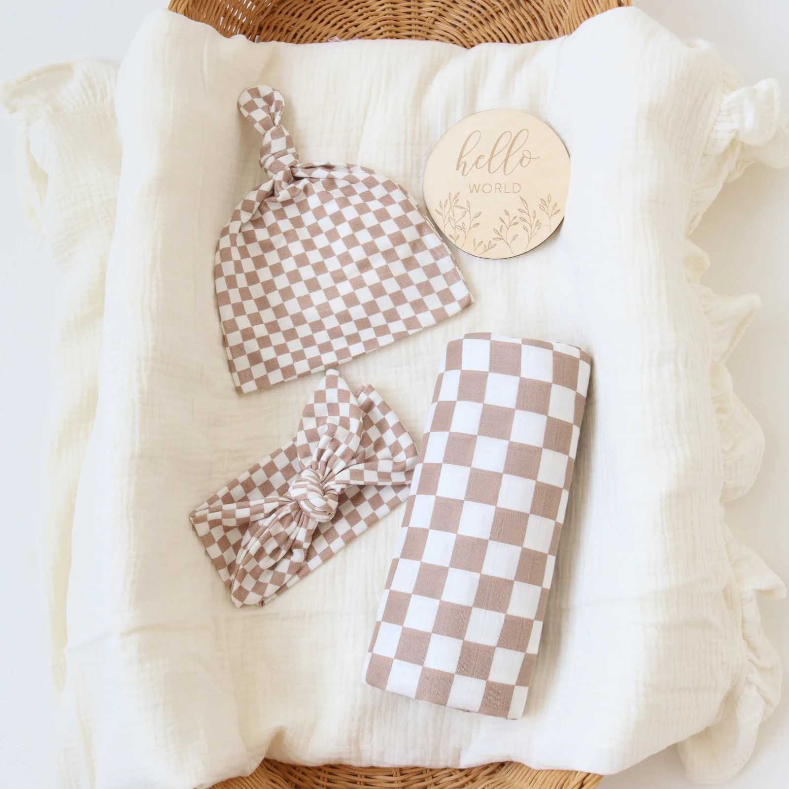 Blankets Swaddling 4pcs/set Baby Blankets Newborn Checker Pattern 2 Layers Bamboo Cotton Baby Muslin Swaddle Blanket Wrap Headband Beanie Set
