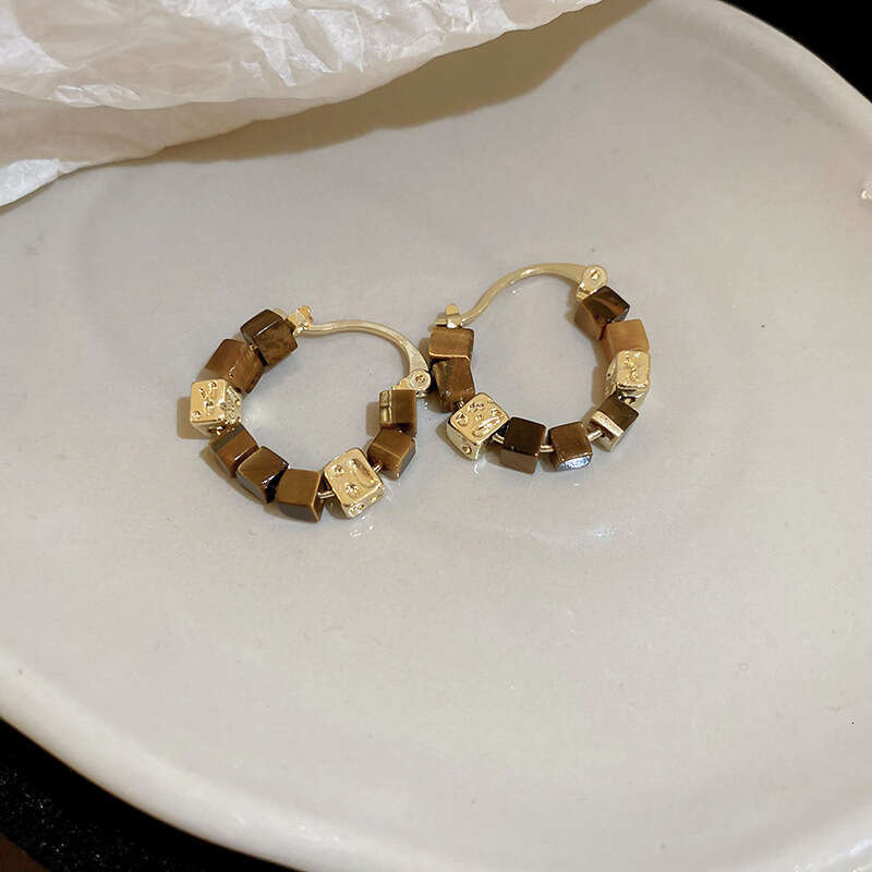 Elegant High-End Geometric Sier Needle Maillard Earrings - Niche Design with Style