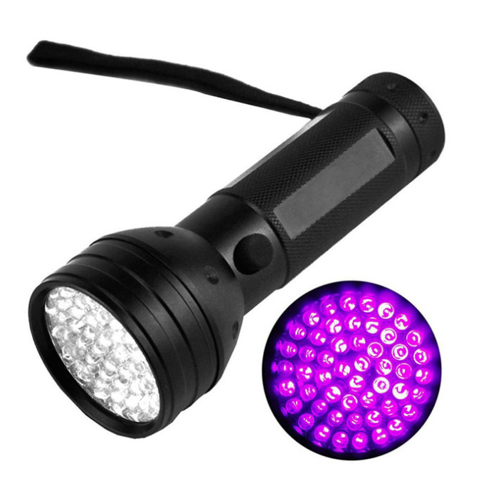 Aluminium High Quality Bulb 100 UV Leds Battery Powered 51 Antiskid Design Silica Gel Button Purple Light Flashlight For Dog Pet