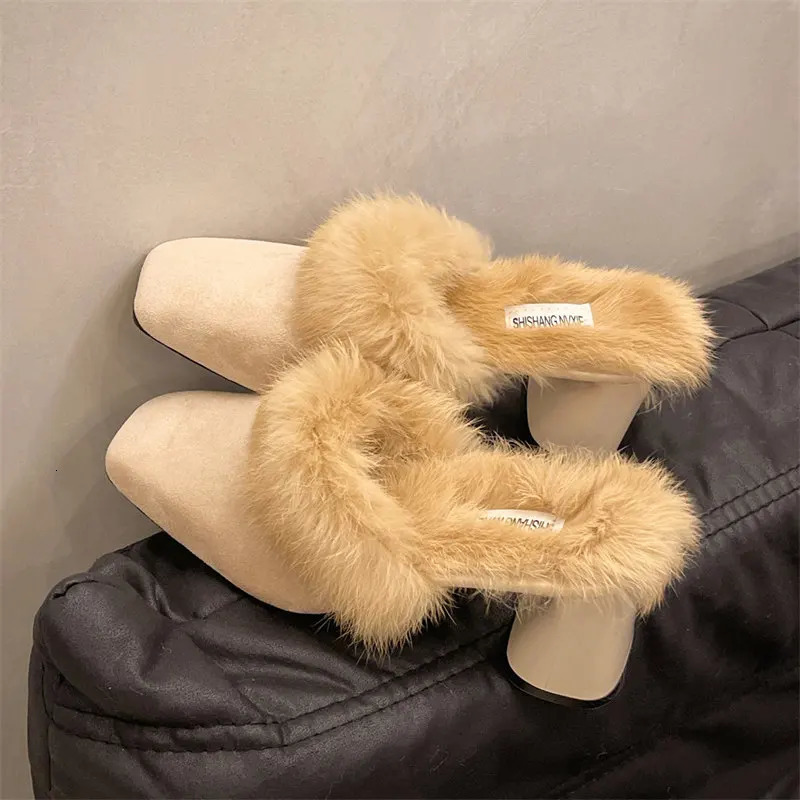 Winter Women Fur Shoes Elegant Fashion Closed Toe Mules 2024 Style Retro Versatile Soft Warm Slippers Women Flip Flops 241125
