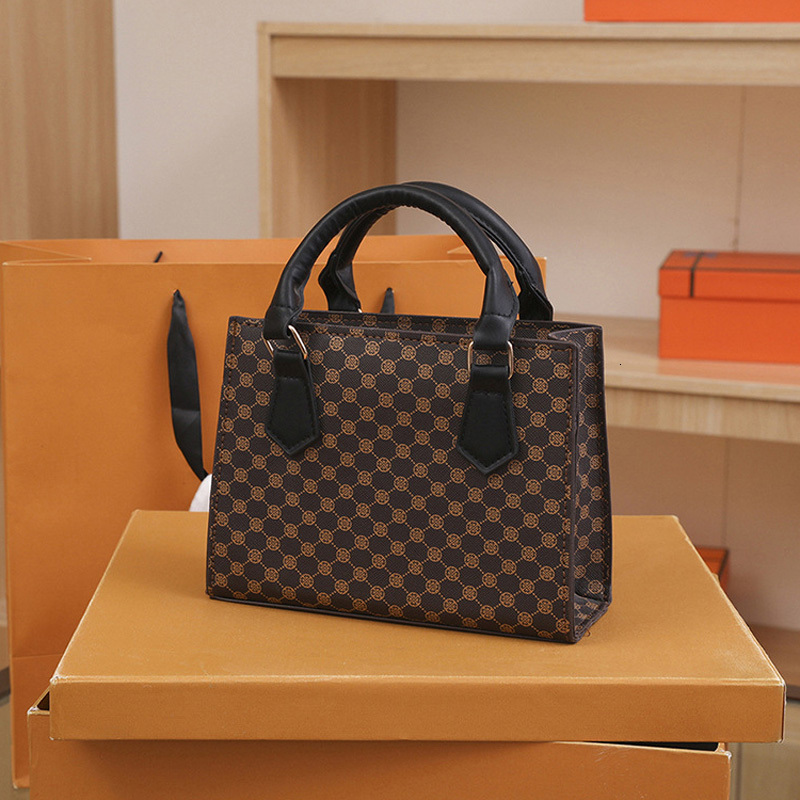 New Fashionable Printed Small Top Tote Bag For Women's Casual Square Designer Diagonal Shoulder Tote Bag For Women's Daily Necessities And G