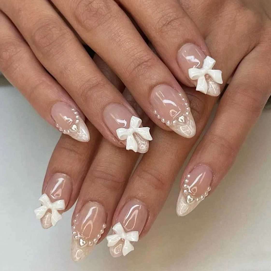 24 pieces of short almond pressed on nails white French bow design fake nails detachable with simple artificial nail tipsW241125