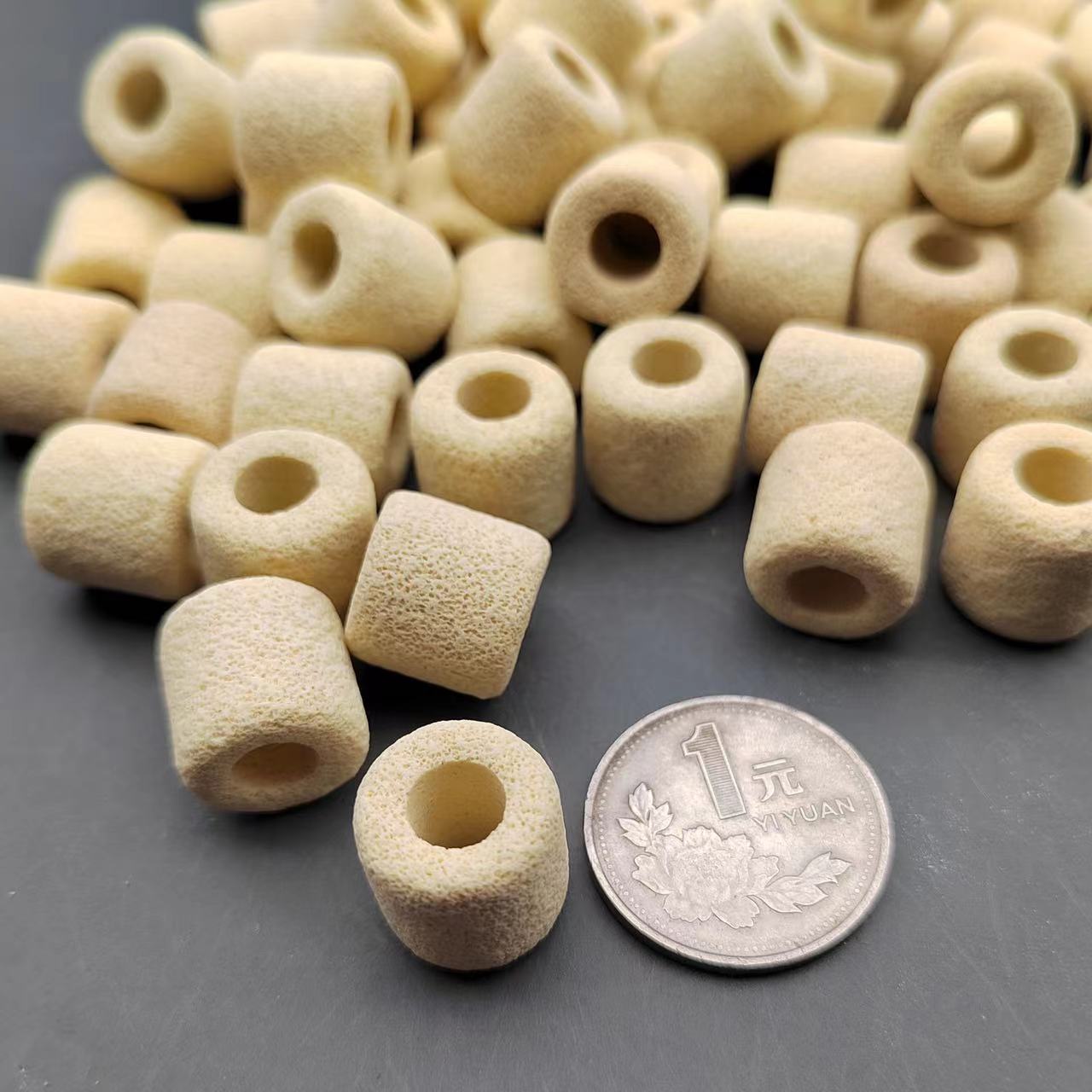 15*15mm Large Surface Area Ceramic Filter Media 20Kgs Packing Bio Filter Rings