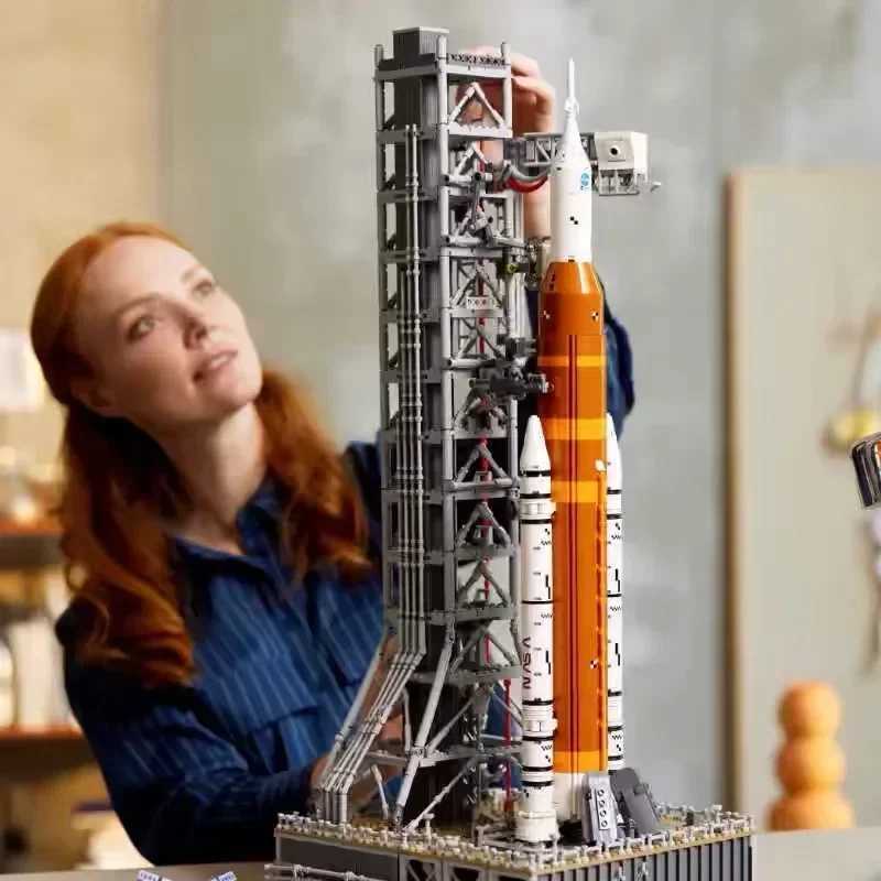 3601Pcs Icon 10341 Art Space Launch System Model Building Kit Space SLS Building Blocks Toys Childrens Advertising Gifts M241125