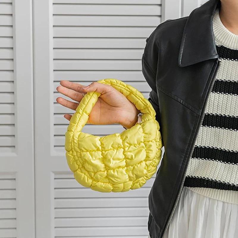 Fashion Mini Puffer Tote Bag Quilted Circle Phone Purse Elegant Purple Soft Nylon Padded Key Pouch Simple Trend Handbag 241128