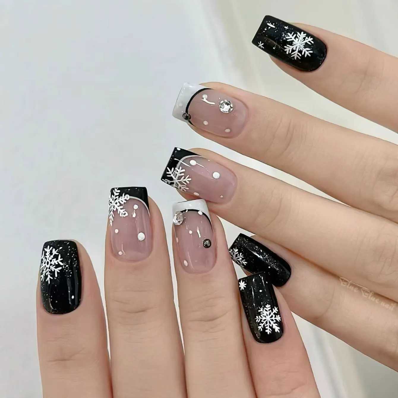 Christmas Square Womens Fake Nail Crystal Snow Design French Press Wearable Nail Set Fake Nail PartyW241125