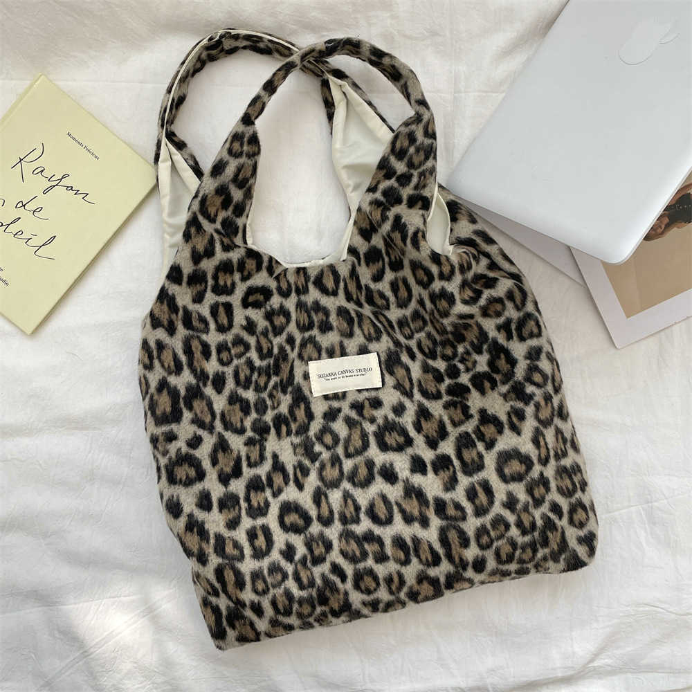 Full Winter Korean Woolen Leopard Print Shoulder Bag Large Capacity Tote Bags Shopping Handbag Female Student Class Vest Bag 241125