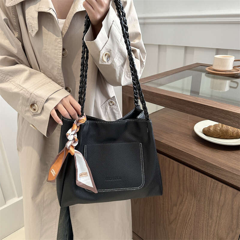 Large capacity solid color western-style silk scarf 2024 new casual women's texture commuting woven strap single shoulder tote bag