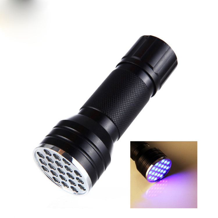 Aluminium High Quality Bulb 100 UV Leds Battery Powered 51 Antiskid Design Silica Gel Button Purple Light Flashlight For Dog Pet