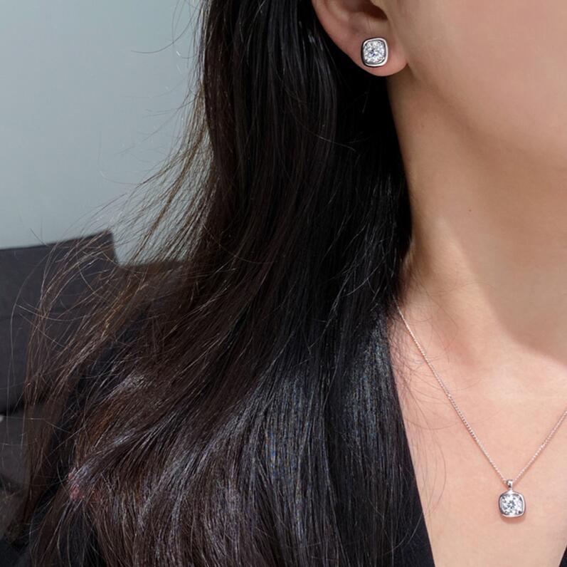 Moissanite Dia Stud Earrings: 6MM Round Cut White Gemstones in Sterg Sier