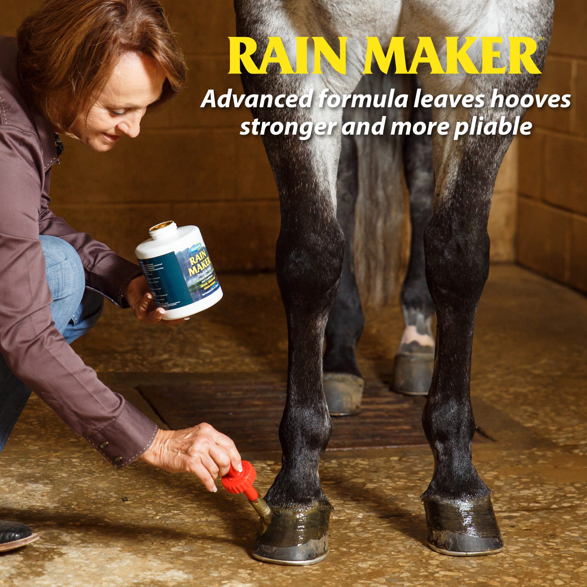 Farnam Rain Maker Triple Action Hoof Moisturizer and Conditioner for Horses, 32 fl. oz.