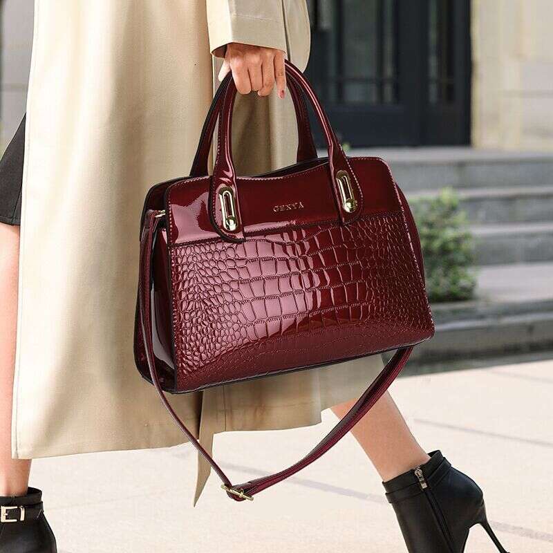 Hot Selling Patent Leather Women's Bags With Crocodile Patterns, High-End And Niche Tote Bags, Large Capacity Light Luxury Handbags For Women