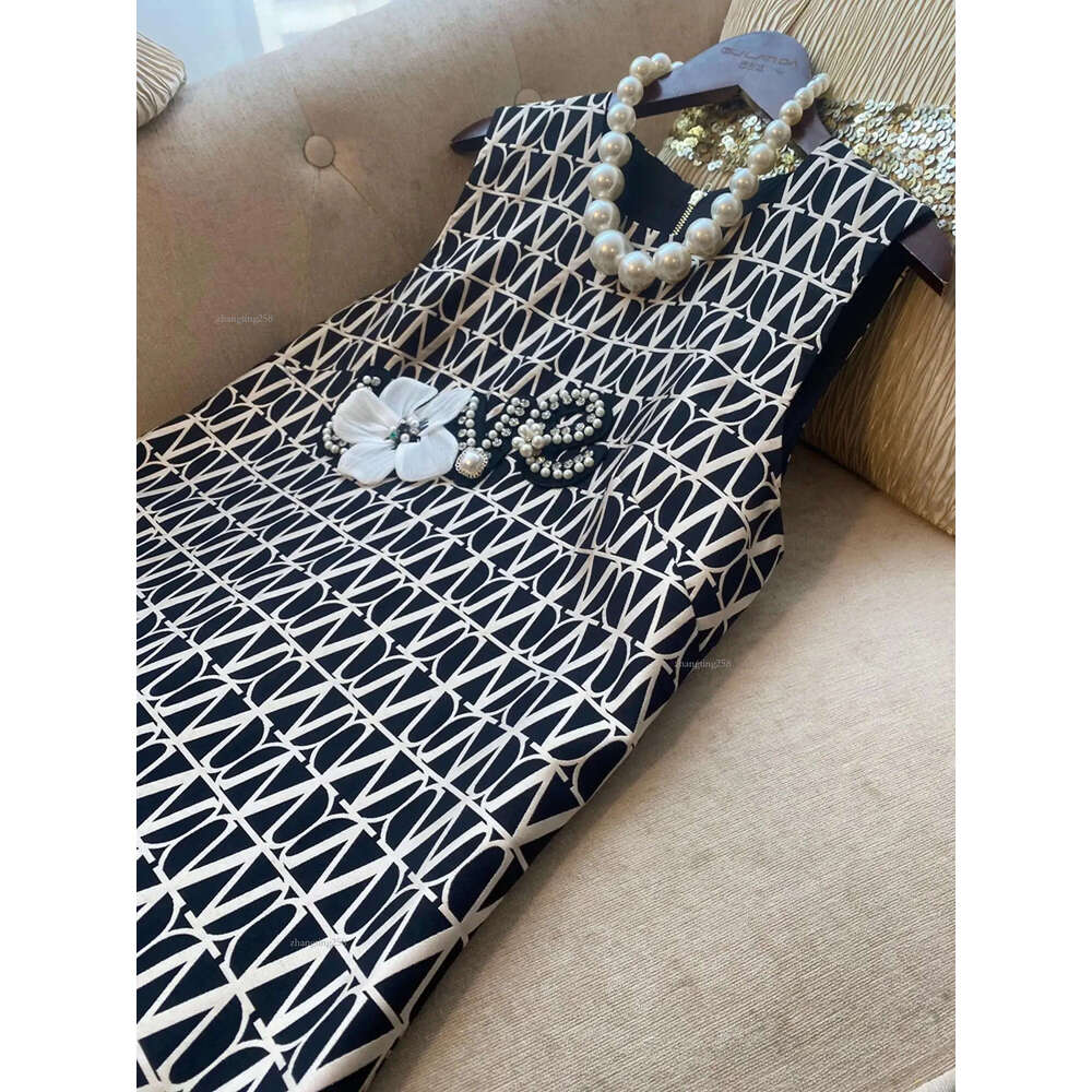 Women Basic Casual Dresses 2024 Summer Designer Runway Luxury Crystal Diamond Jacquard Dress Womens O-Neck Sleeveless Applique Printed Party Mini Vest
