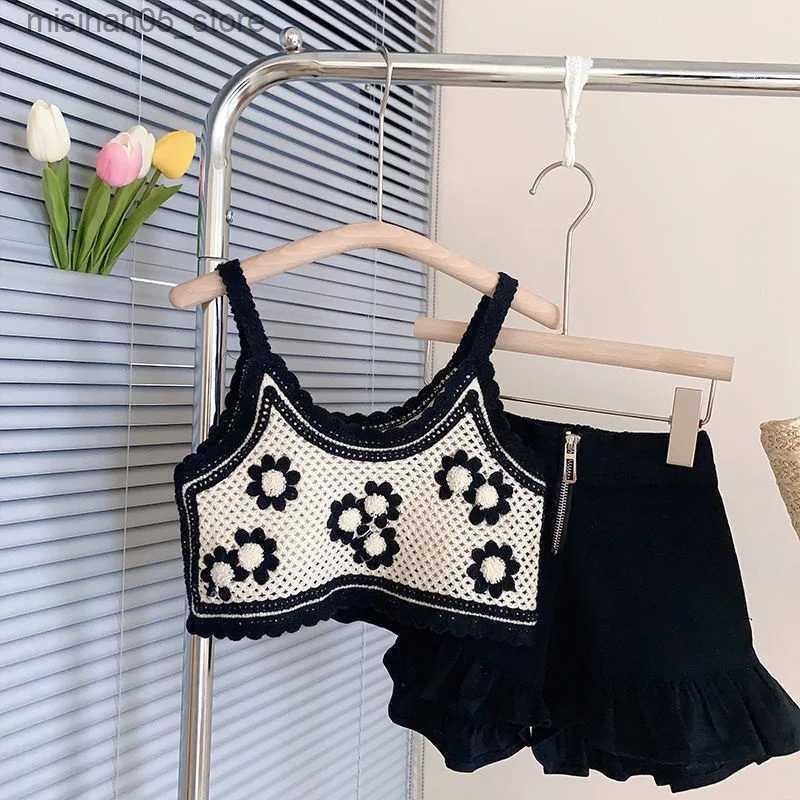 Clothing Sets Fashion baby girl knitted clothing set with floral vest+shorts 2PCS and toddler summer crop top 1-12Y Q240425