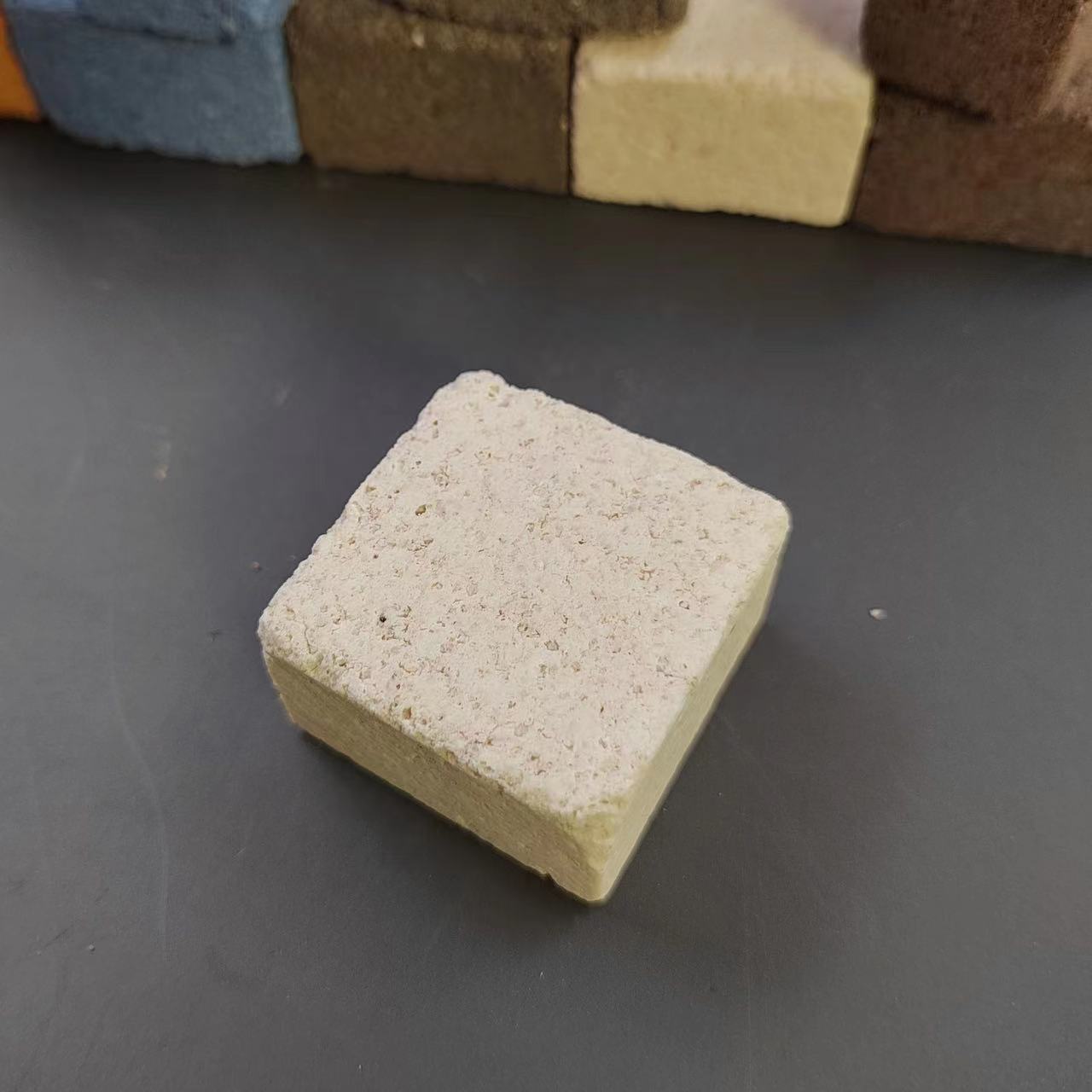Aquarium Filter Media 800PCs Bio Ceramic Brick for Marine and Freshwater Aquarium Canister Filter Pond Fish Tank