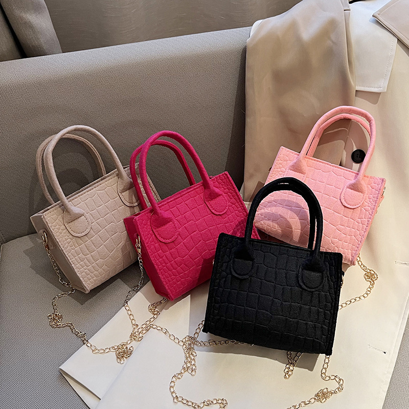 Women's Felt Designer Handbag Popular Stone Patterned Crossbody Bag Fashionable Women's Small Square Chain Crossbody Bag