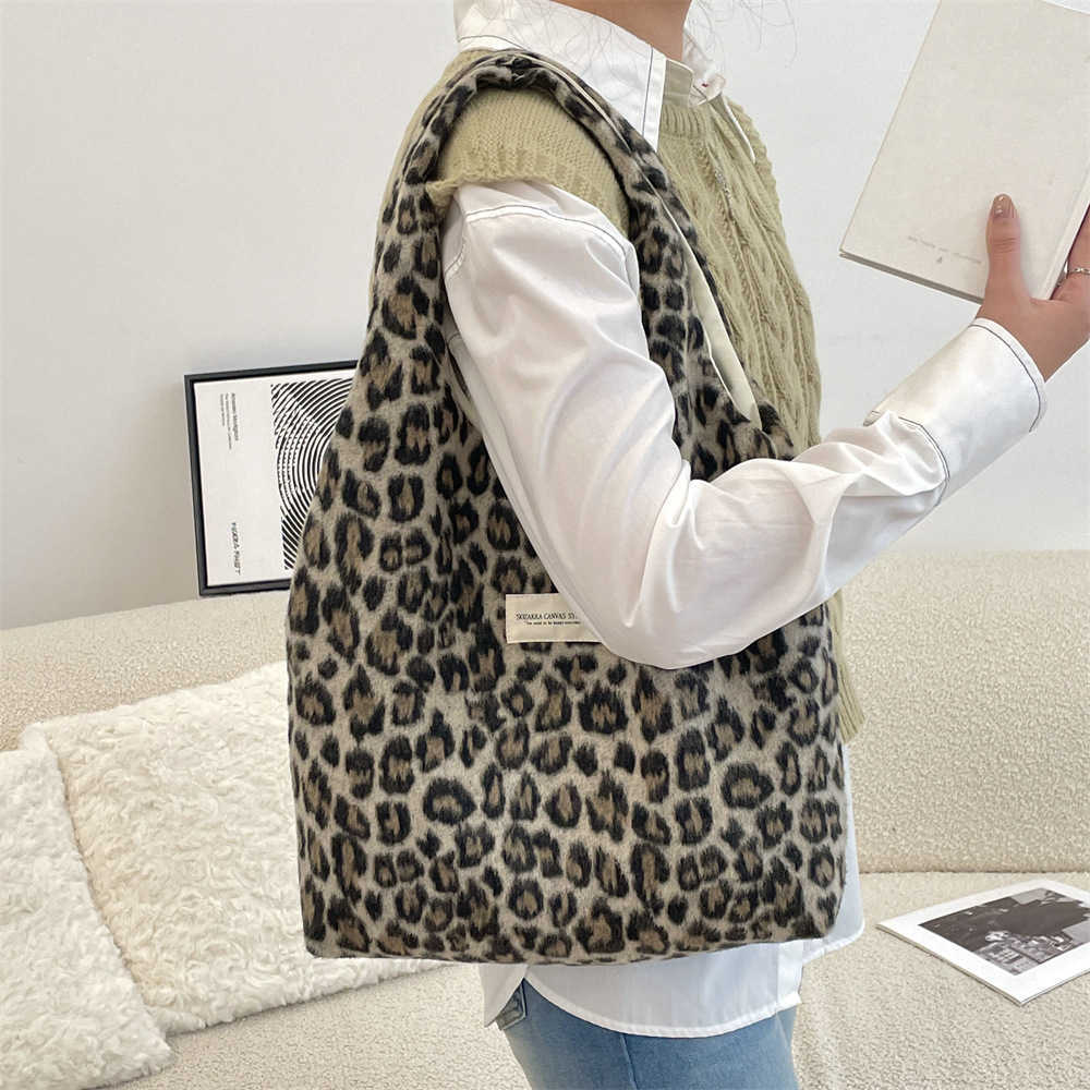 Full Winter Korean Woolen Leopard Print Shoulder Bag Large Capacity Tote Bags Shopping Handbag Female Student Class Vest Bag 241125