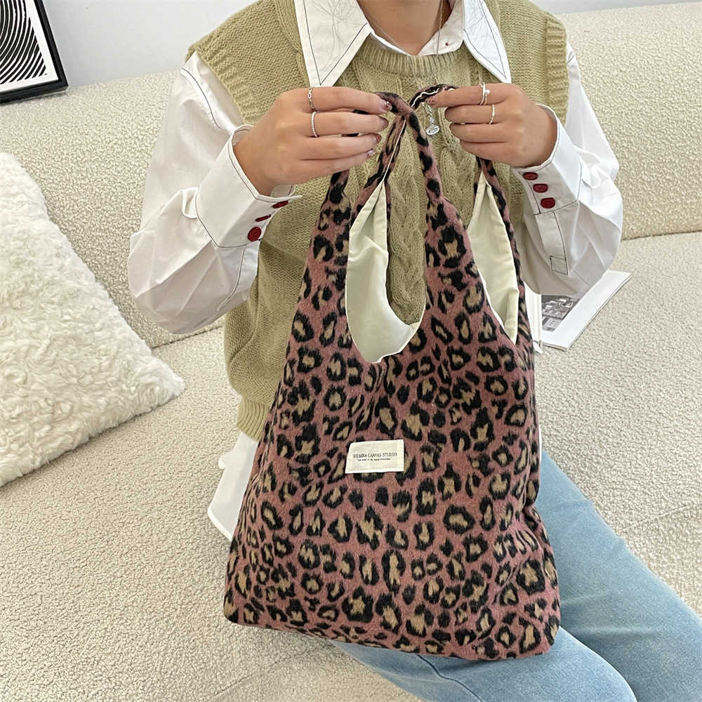 Full Winter Korean Woolen Leopard Print Shoulder Bag Large Capacity Tote Bags Shopping Handbag Female Student Class Vest Bag 241125