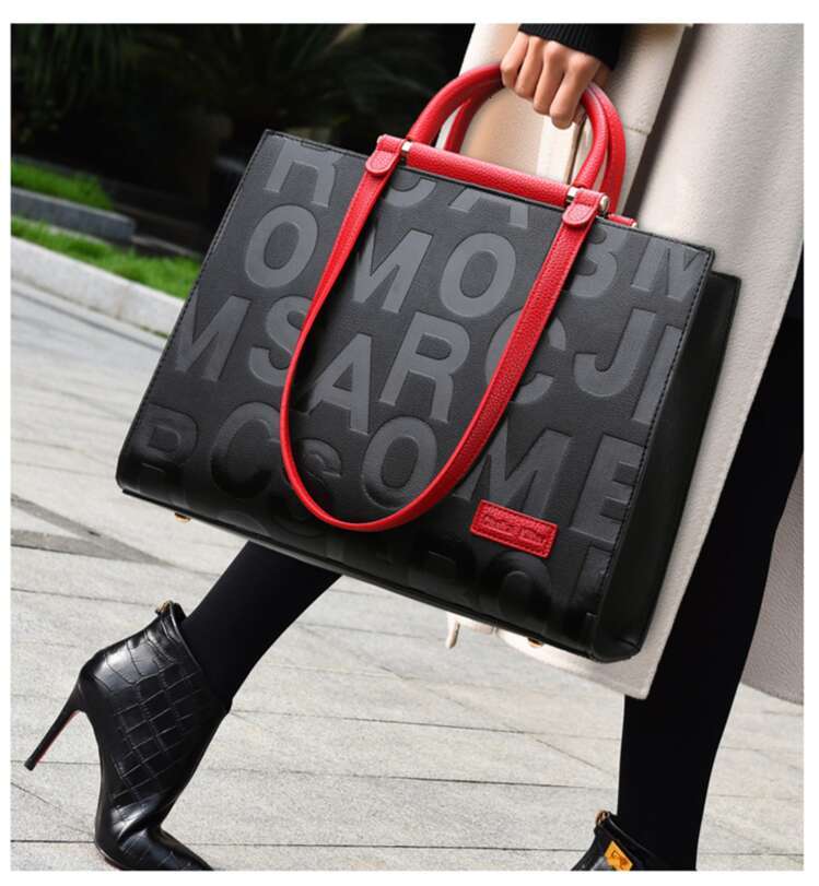 New Trendy Women's Large Capacity Commuter Handheld Tote Bag Can Be Cross Shouldered