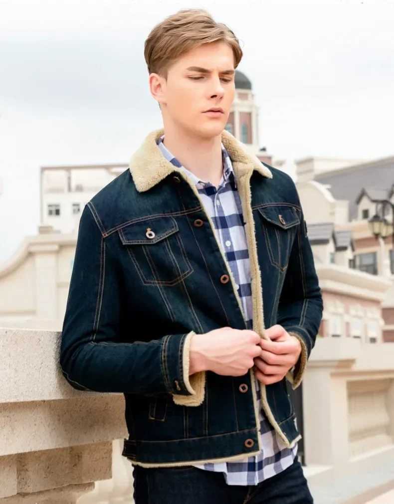 Mens denim jacket autumn and winter new casual loose paddle thickened outdoor camping collar jacket mens fashionable cotton clothing W241125