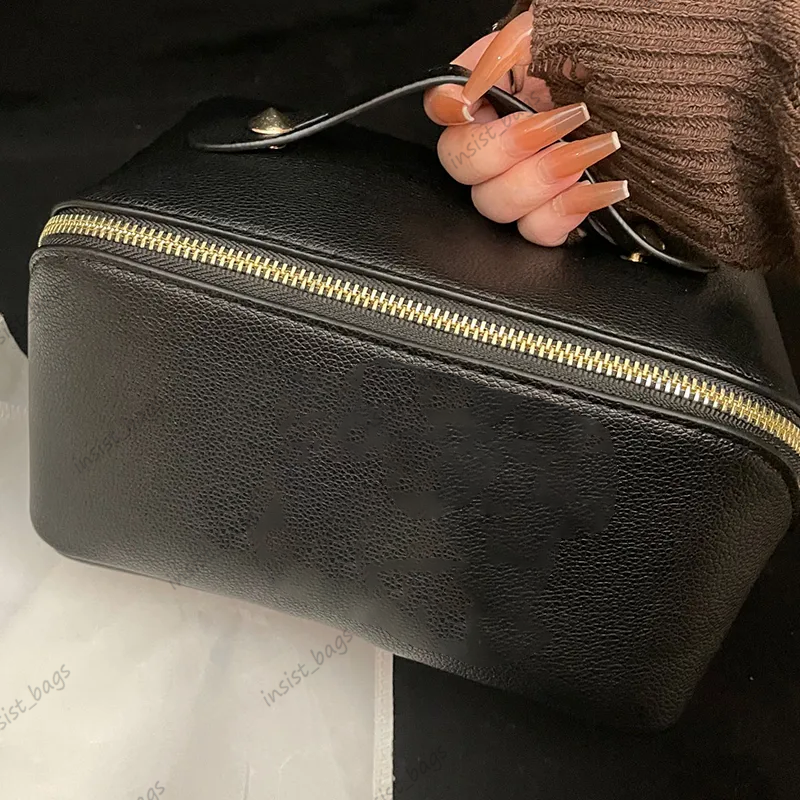 Designer Makeup Bags Womens Toiletries Large Capacity Portabl Luxury Storage Makeup Bag for Travel Cosmetic Bags Mens Make Up Bag With Dry And We