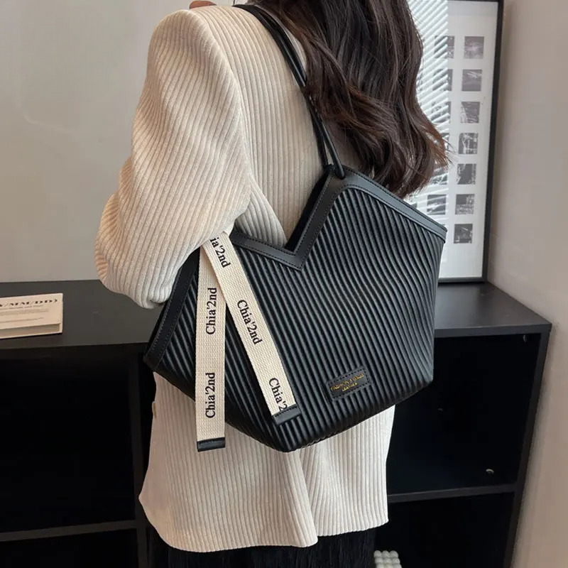 PU Women's Bags Fashion Ladies Designer Women Shoulder Handbag Large Capacity Heart-Shaped Tote Bag Bolsos De Mujer Hasp Style