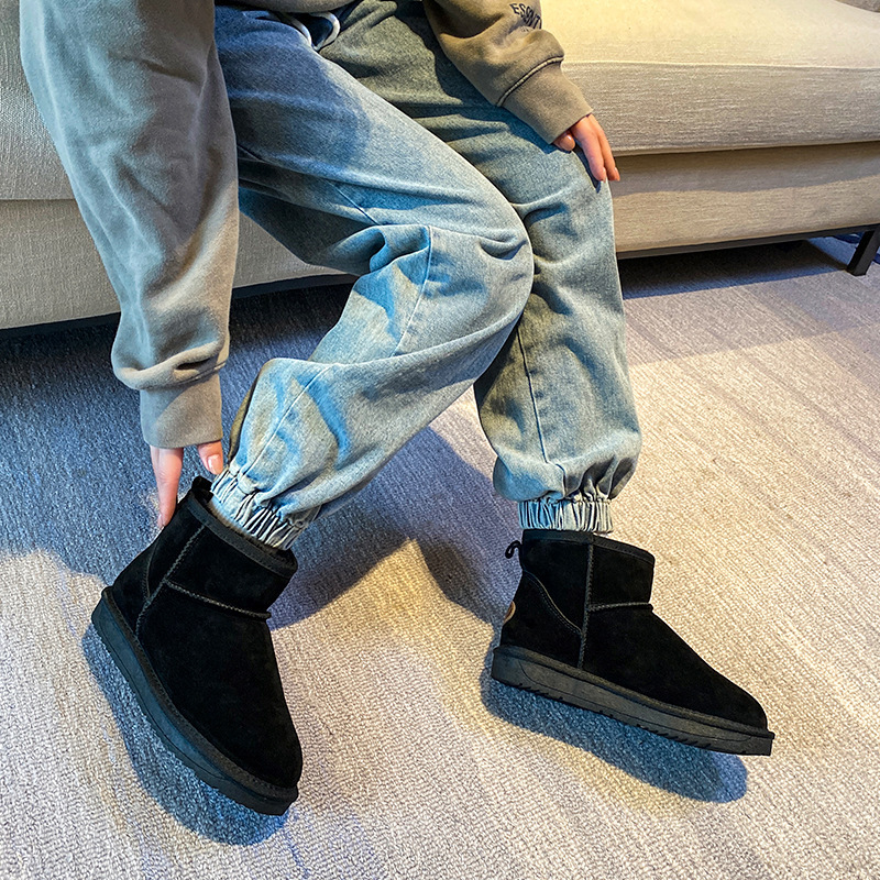 designer fashion Women's snow boots 2024 new cowhide anti slip winter warm and plush thick classic short tube snow cotton boots for women bf7