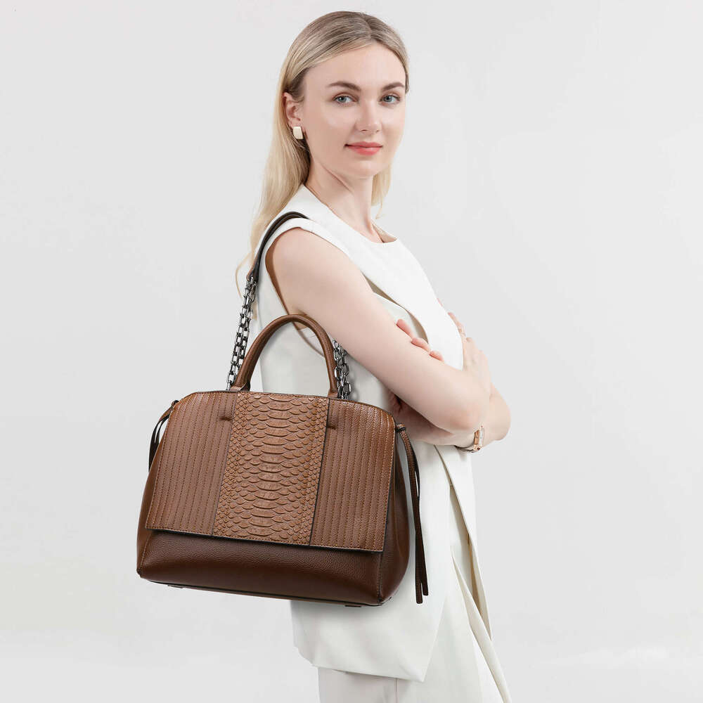 Tote For Women High-End Feel, Large Capacity Handbag With Crocodile Pattern, Fashionable Commuting Bag, Hot Selling Tote Bag