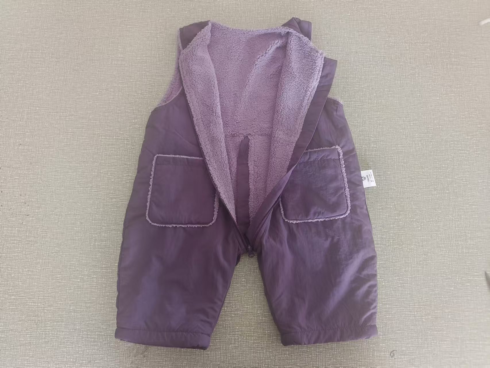Triple-Layered Durable Purple Bibs with DuPont Fabric and Additional Fleece for Babies of Both Genders