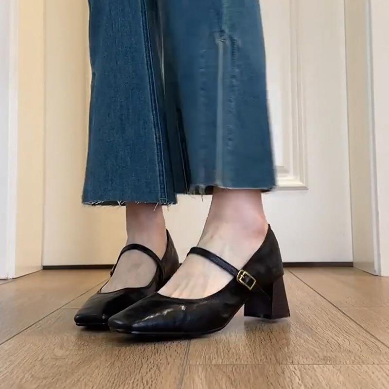 2024 New Spring Square Head Retro Mary Jane Shoes Coarse Follow up Shoes for Women Black JK Small Leather Shoes High Heels for Women