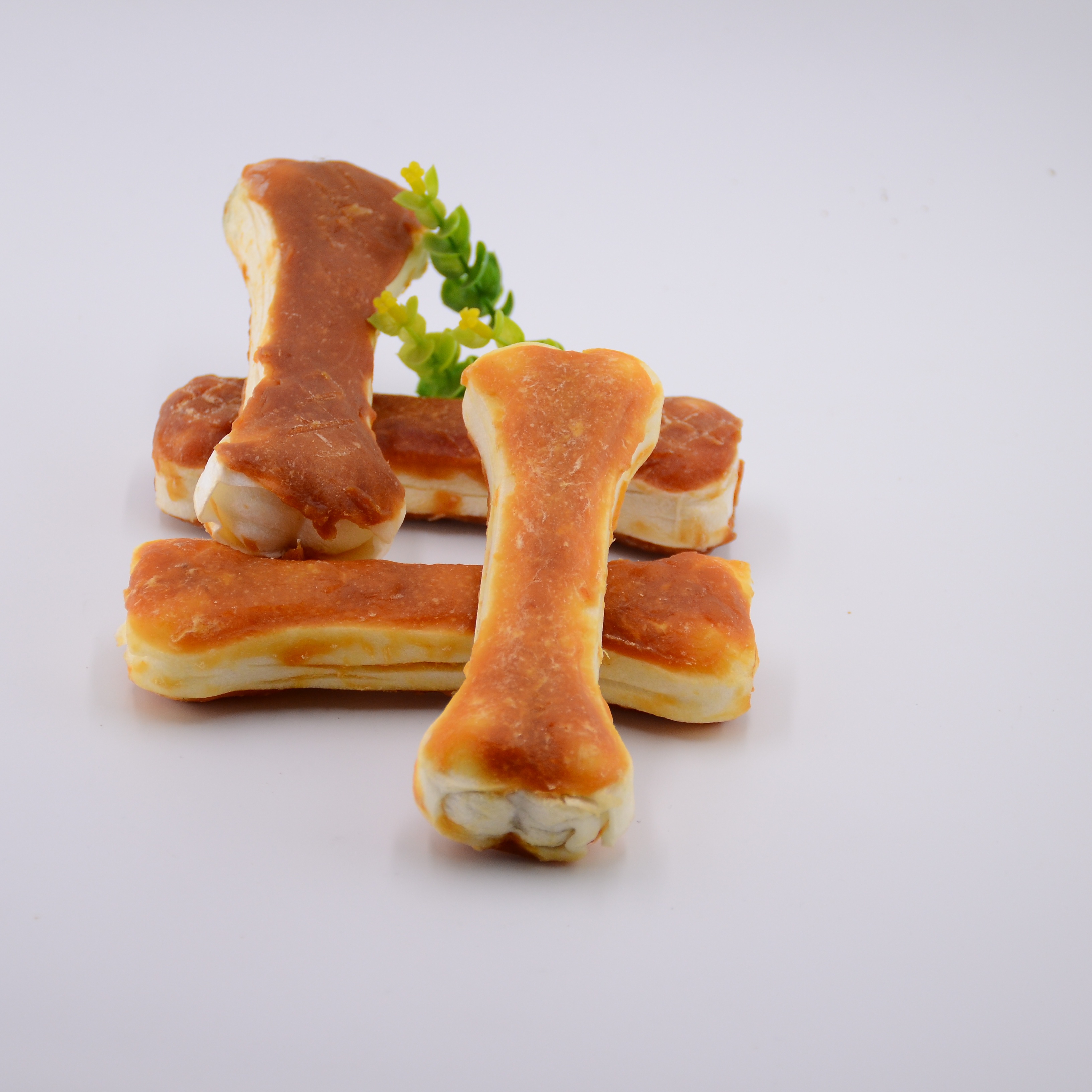 pet premium dog chews white rawhide pressed bones with duck or chicken different sizes for dog OEM pet food