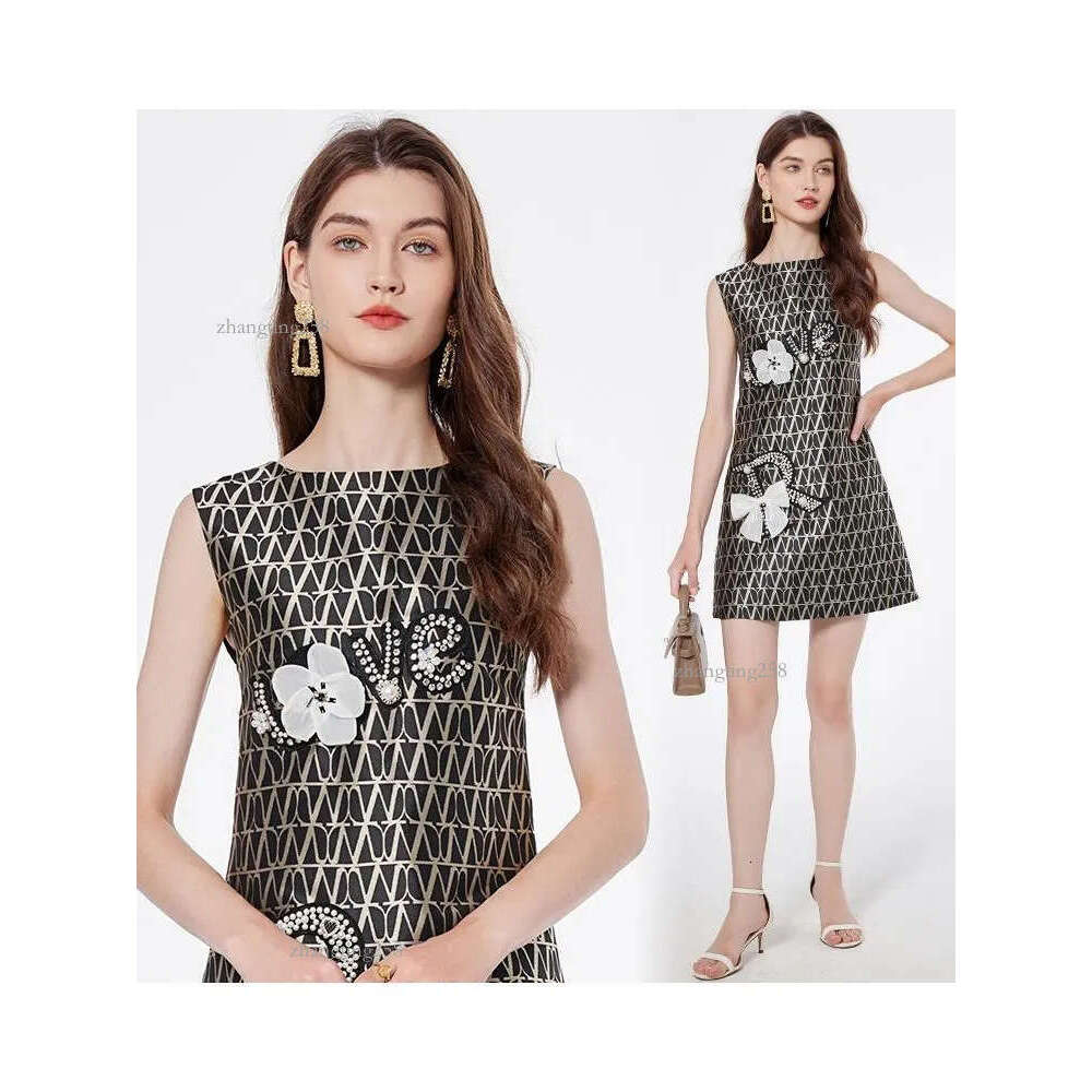Women Basic Casual Dresses 2024 Summer Designer Runway Luxury Crystal Diamond Jacquard Dress Womens O-Neck Sleeveless Applique Printed Party Mini Vest