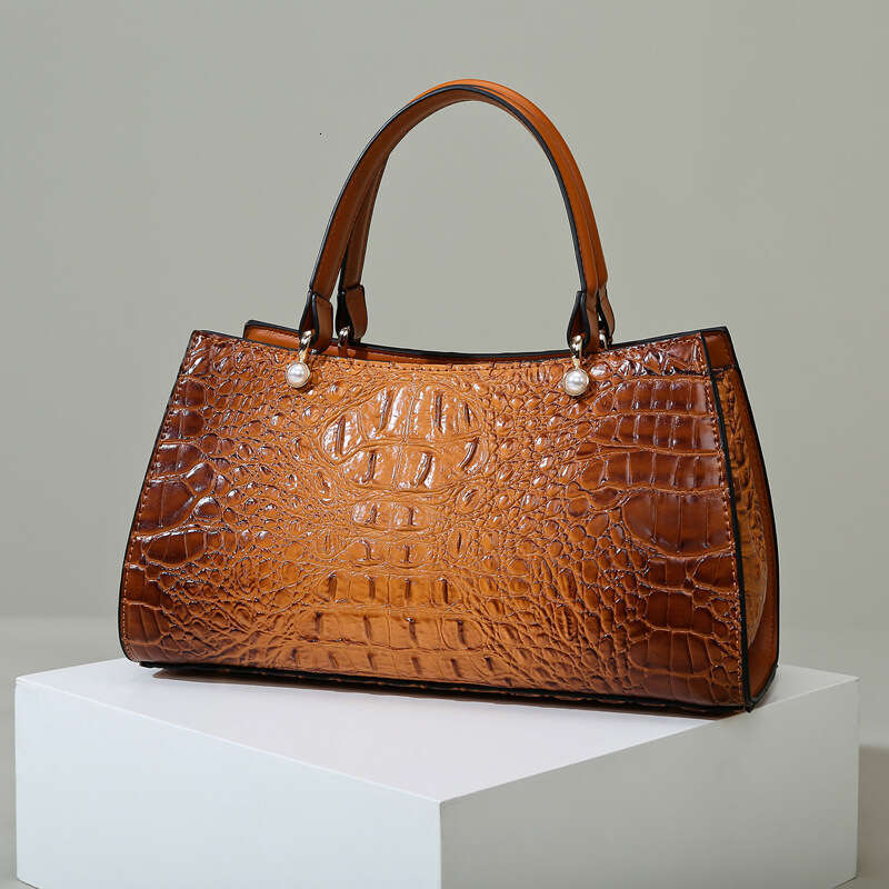 Tote Light Luxury Large Capacity Commuting Middle Aged Women's Crossbody Fashion Crocodile Pattern Handheld Bag
