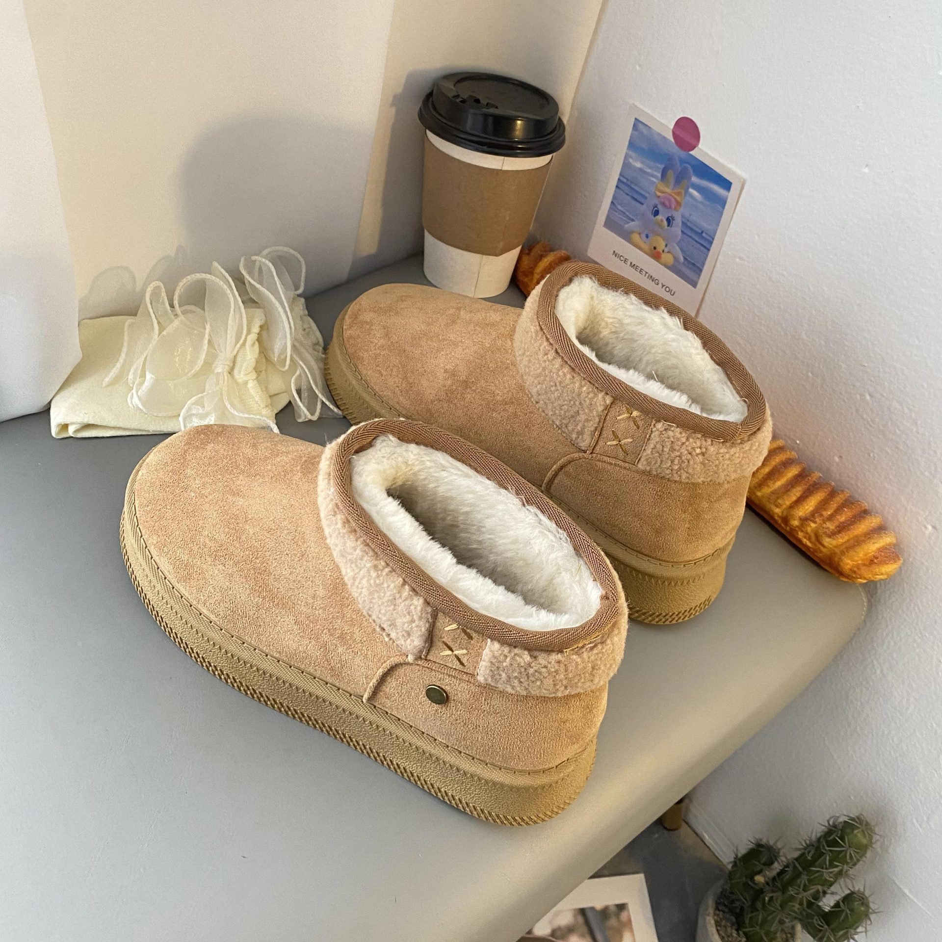 designer boot Thick soled European style Snow Boots for Women 2024 Winter Short tube fashion Snow Boots with Thick Velvet Warm Outer Cotton Shoes for 