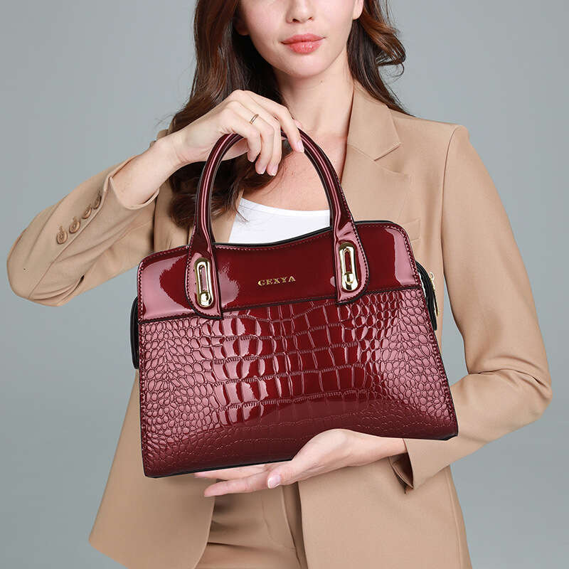 Hot Selling Patent Leather Women's Bags With Crocodile Patterns, High-End And Niche Tote Bags, Large Capacity Light Luxury Handbags For Women