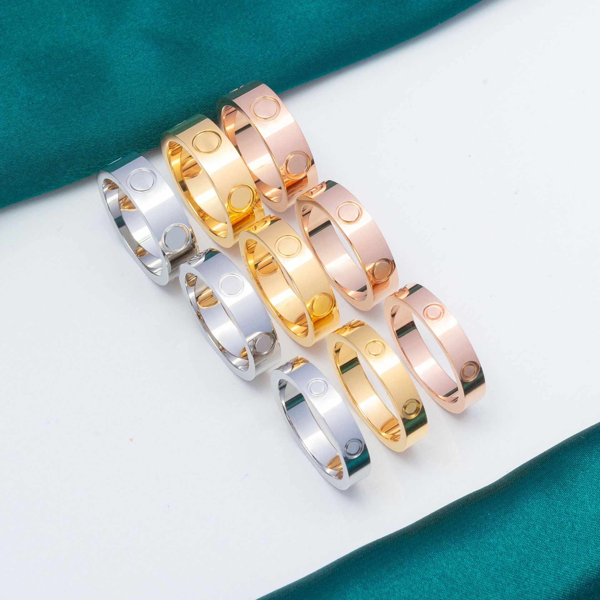 Designer ring Couple Ring classic luxury designer jewelry women diamond Titanium steel Alloy Screw Design ring 4mm 5mm 6mm Gift of love