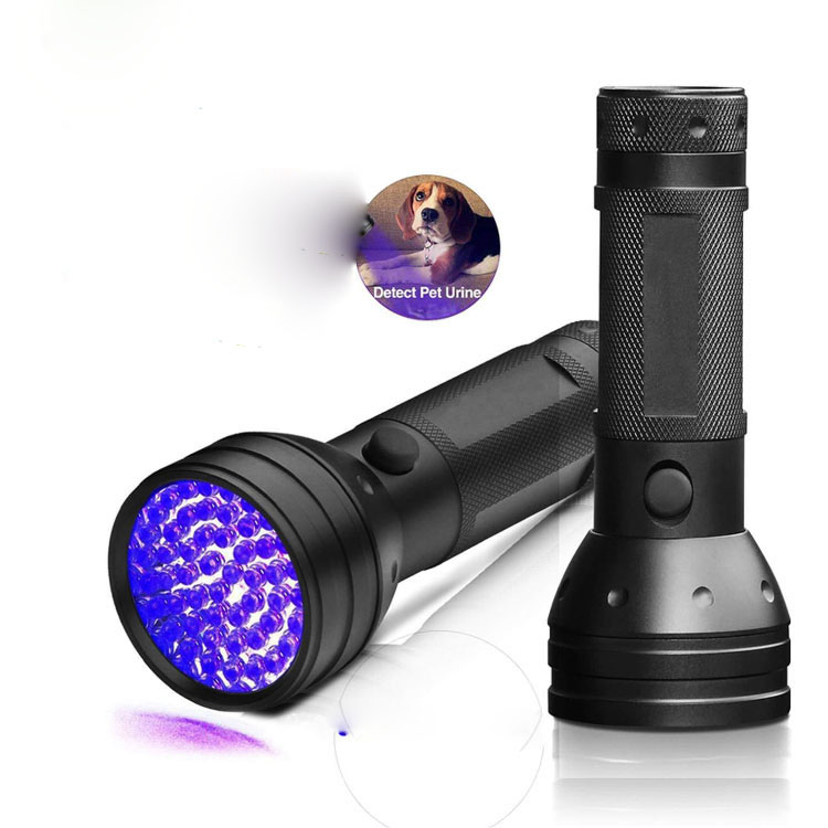 Aluminium High Quality Bulb 100 UV Leds Battery Powered 51 Antiskid Design Silica Gel Button Purple Light Flashlight For Dog Pet