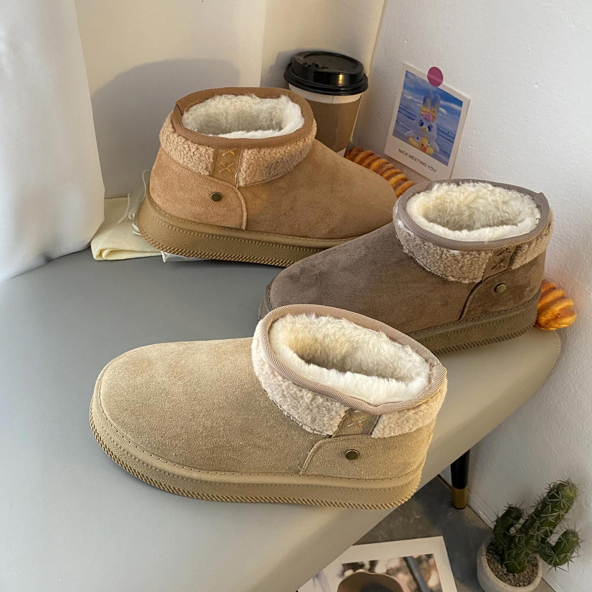 designer boot Thick soled European style Snow Boots for Women 2024 Winter Short tube fashion Snow Boots with Thick Velvet Warm Outer Cotton Shoes for 