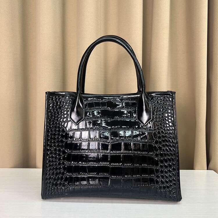 LEM Autumn And Winter Tote For Women, High-End Sensory Communication Bags, Fashionable Single Shoulder Handbags, Large Capacity Crocodile Patterned Wo