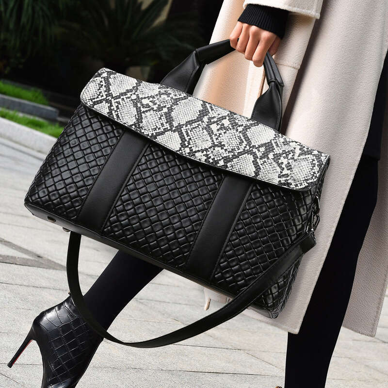 Ladies' Handbag With High-End Feel, Large Capacity Python Pattern Woven Boston Bag, Single Shoulder Crossbody Women's Bag