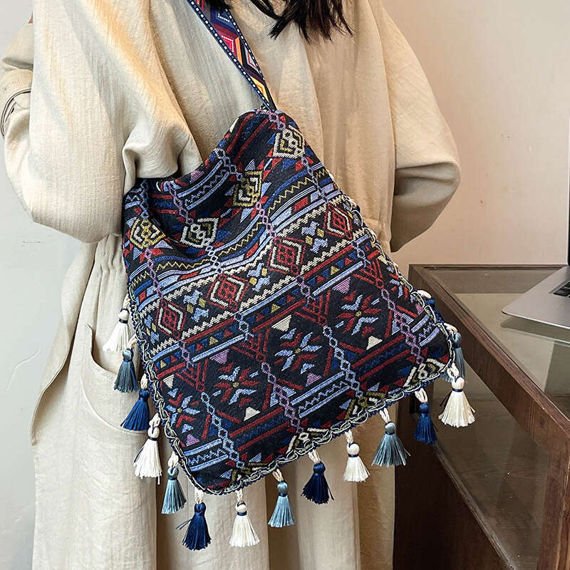 Large capacity Bohemian tassel 2024 new ethnic style hand-held tote ins single shoulder crossbody bag