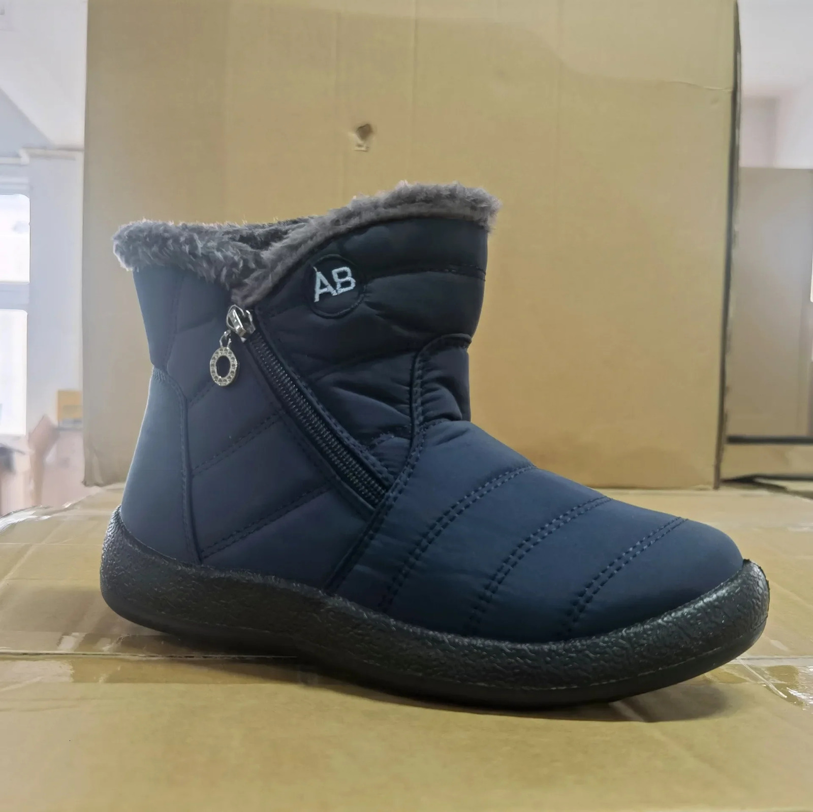 Winter womens thick soled ankle boots womens waterproof boots fashionable womens shoes solid color womens shoes womens sports shoes 241126