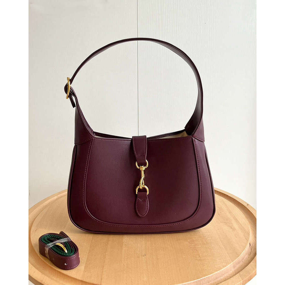 24ss New Burgundy Designer Crossbody Bags for Women Fashion Gold Chain Shoulder Bag Luxury High Quality Ladies Cross Body Mini
