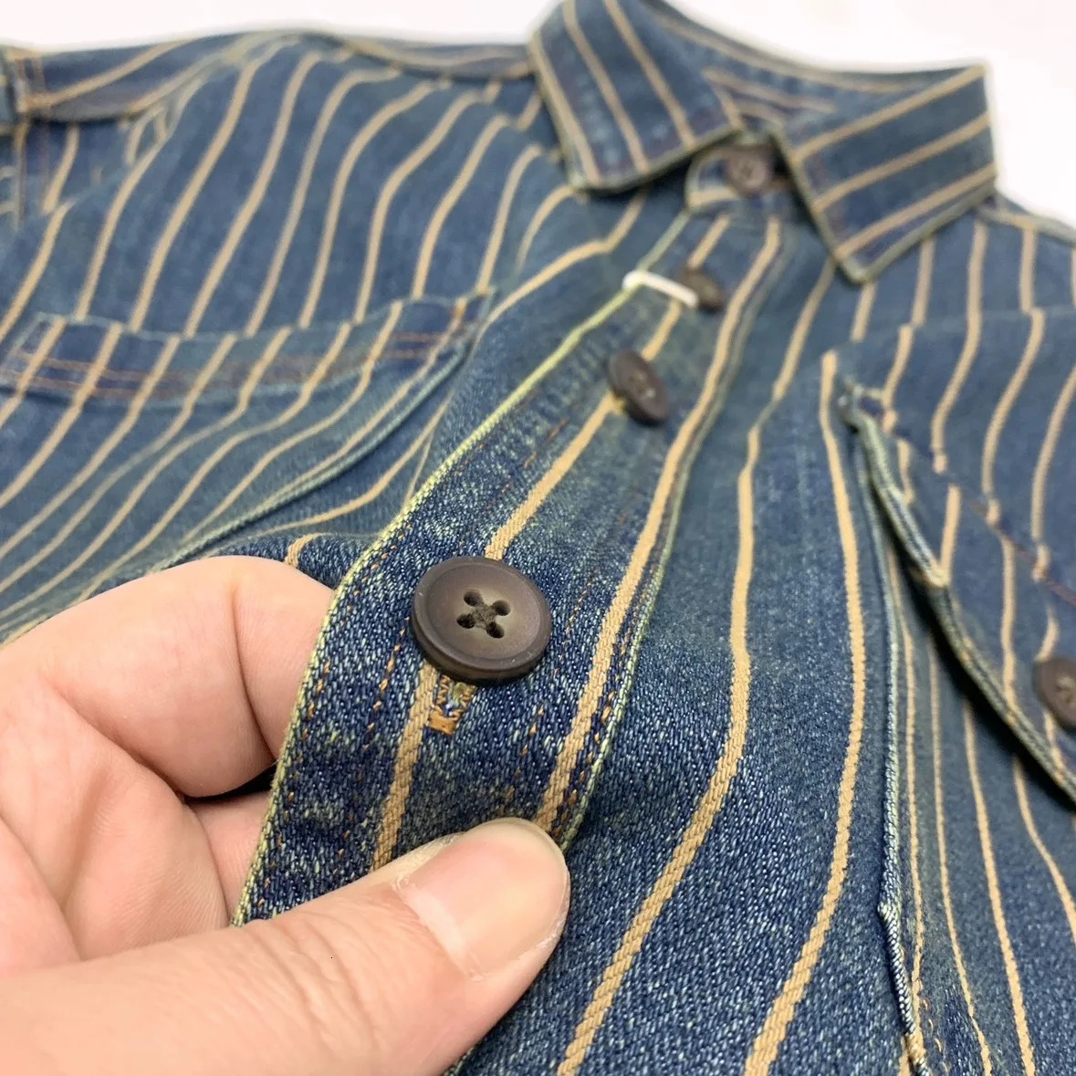 Heavy duty washed denim mens shirt vintage spring and autumn 100% pure cotton vertical striped mens long sleeved jeans jacket loose work clothes 24112