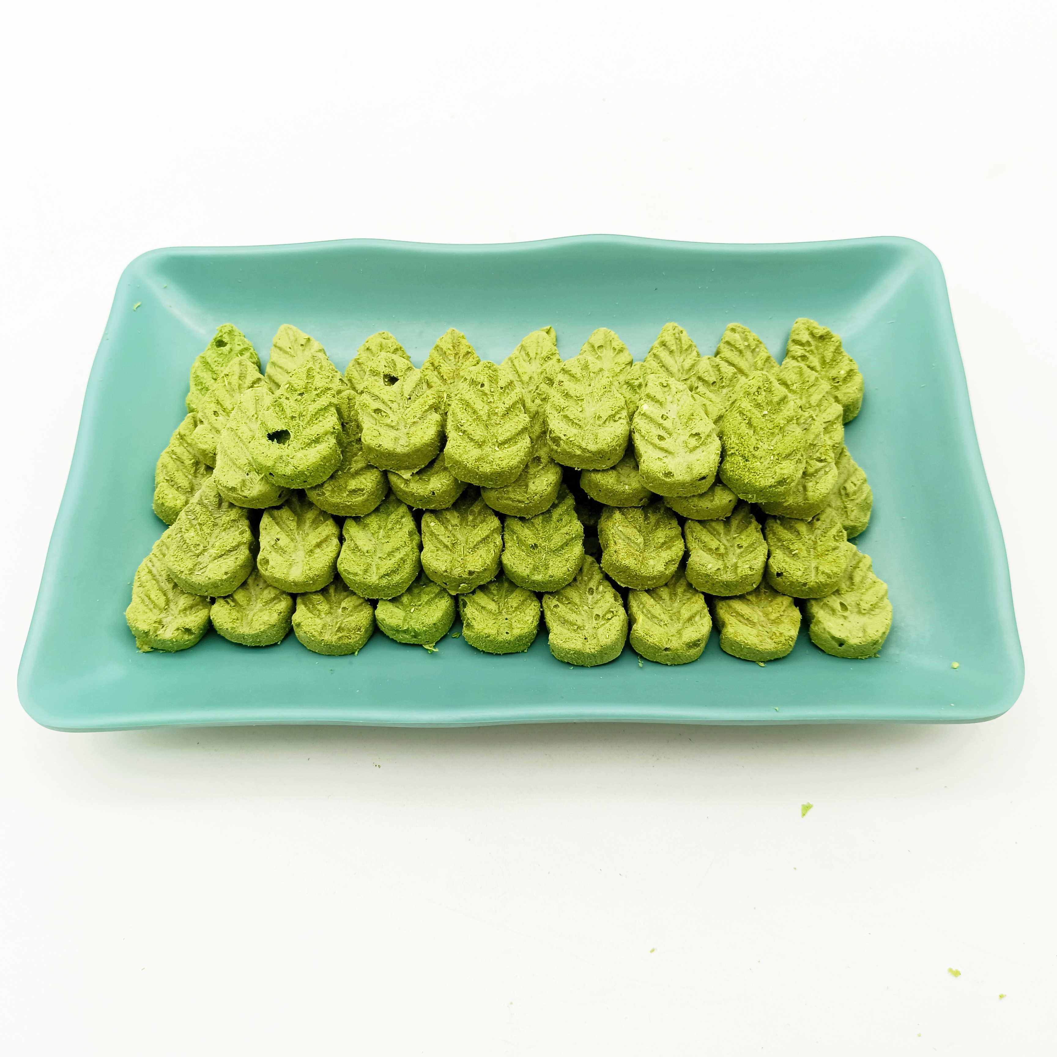 Wholesale bulk freeze-dried cat snacks Freeze-dried Chicken Cat grass leaf biscuits Pet freeze-dried snacks cat Treats