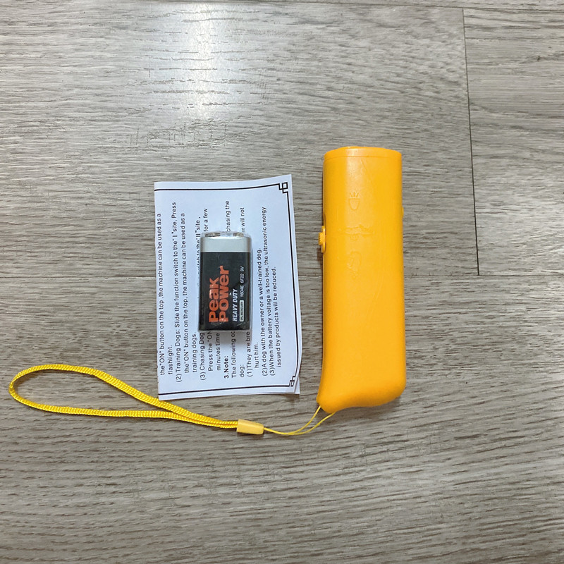 Pet Dog Repeller 3 in 1 Pet Dog Training Ultrasonic Equipment Anti Barking Stop Barking Whistles Living Room With LED Flashlight