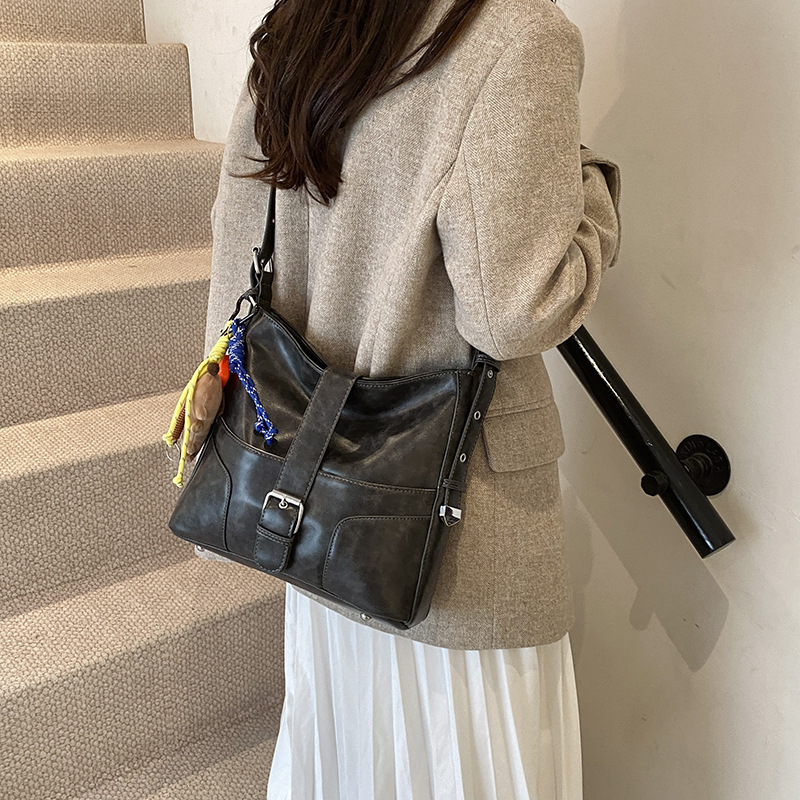 Fashionable Bucket For Women, Trendy Versatile Shoulder Bag, Autumn And Winter Large Capacity Commuting Women's Bag Designer Bags Handbags Women