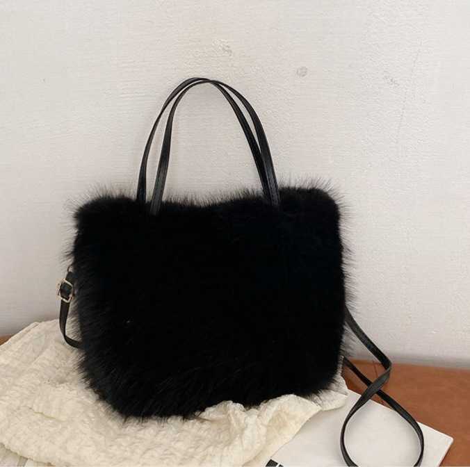 This year's popular new plush handbag 2023 winter new versatile Korean version single shoulder crossbody bag tote bag 241126