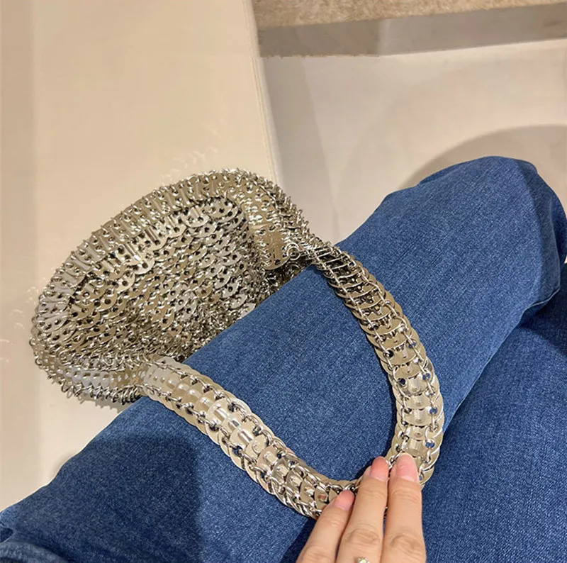 y ner Handbag Metal Chain Tote Bag Hollow Evening Clutch Womens Trend Female Travel Holiday Shoulder 241125